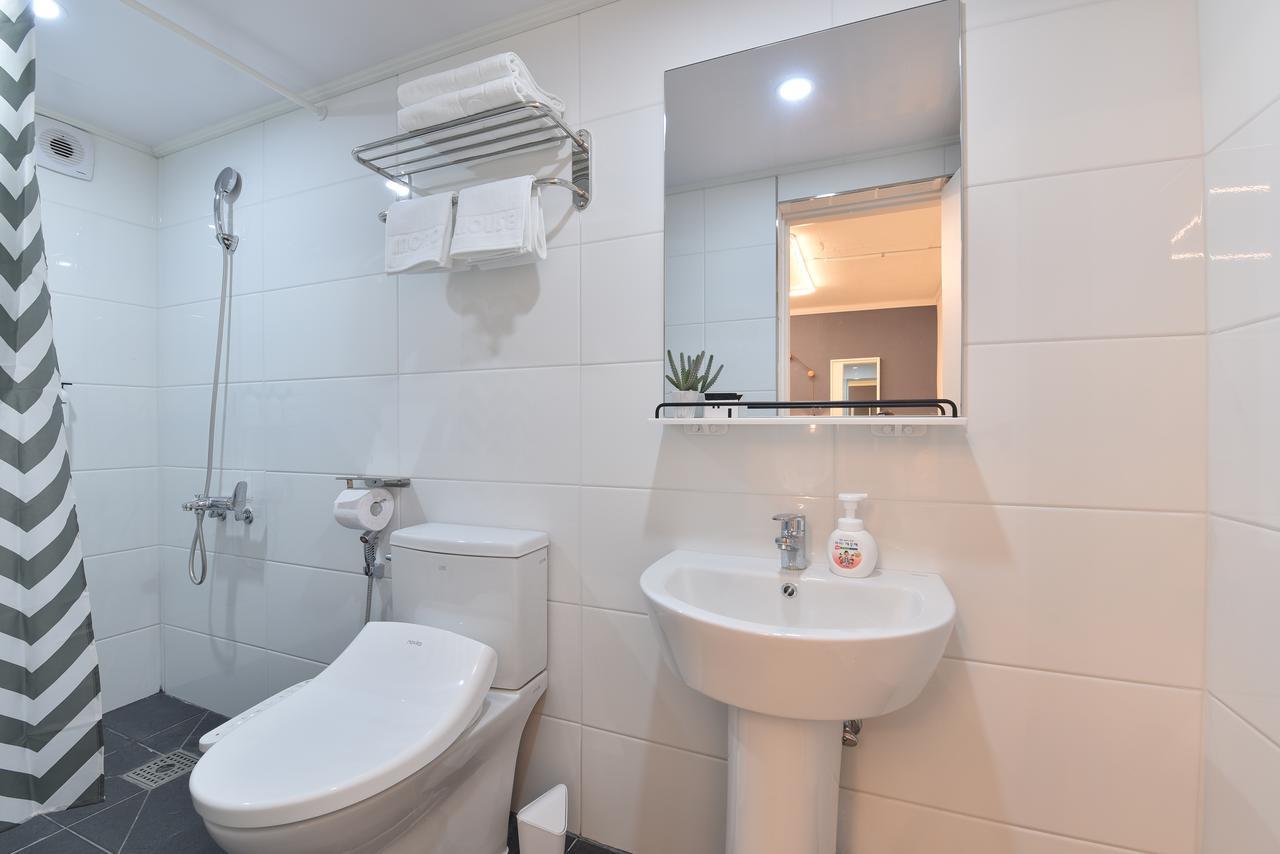 Mono House Hongdae 5 Hotel Seoul Bagian luar foto