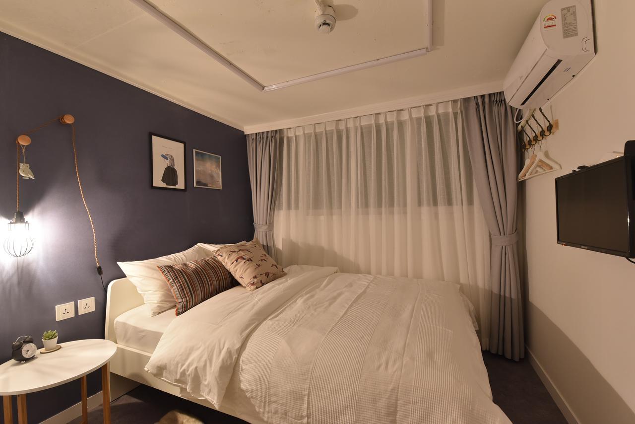 Mono House Hongdae 5 Hotel Seoul Bagian luar foto