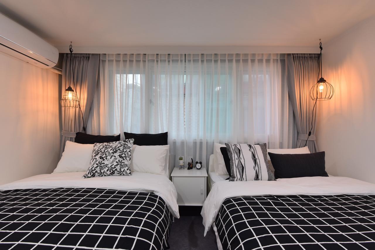 Mono House Hongdae 5 Hotel Seoul Bagian luar foto