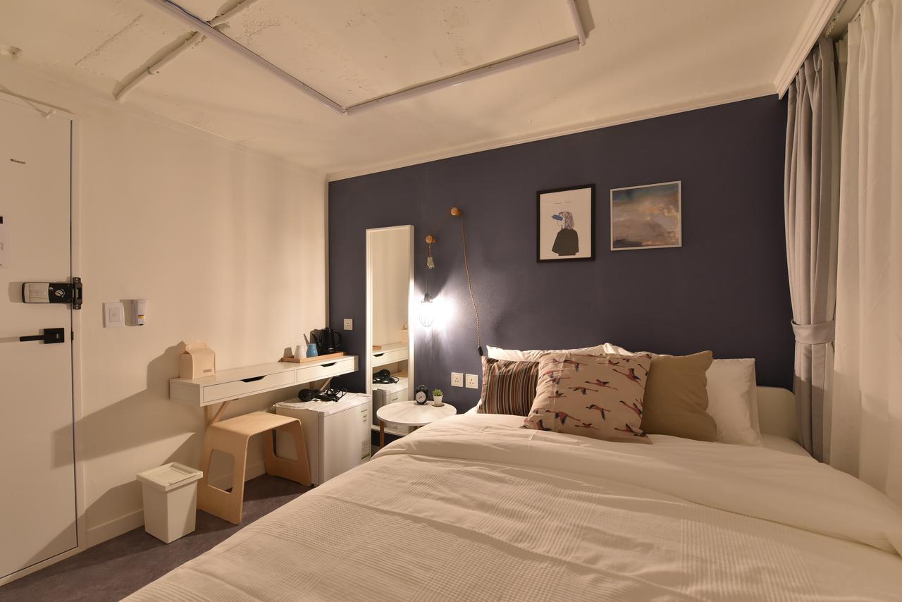 Mono House Hongdae 5 Hotel Seoul Bagian luar foto