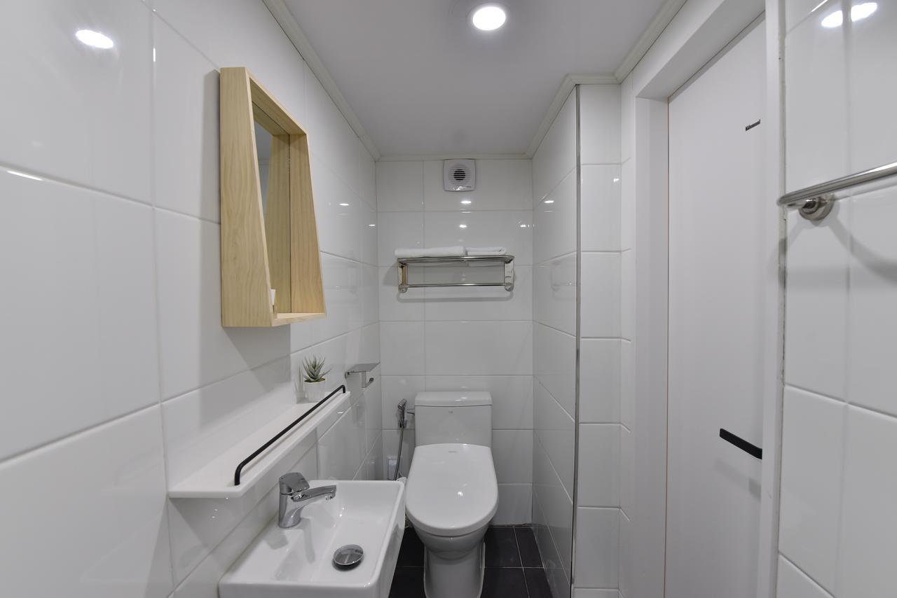 Mono House Hongdae 5 Hotel Seoul Bagian luar foto