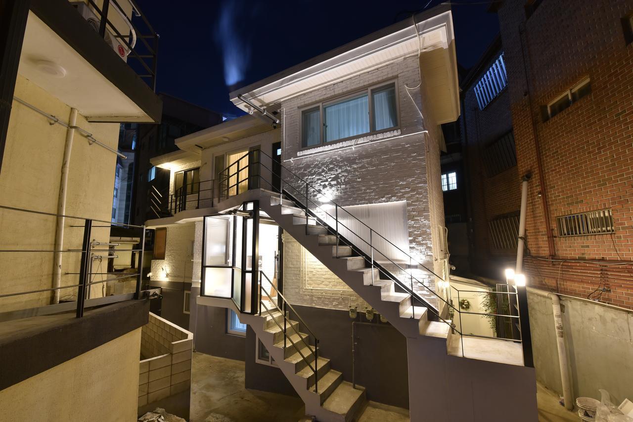 Mono House Hongdae 5 Hotel Seoul Bagian luar foto